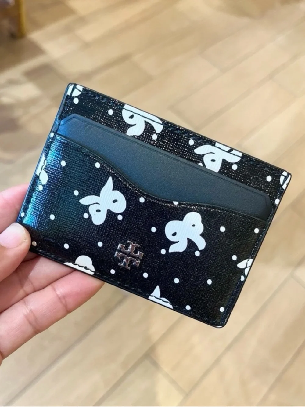 TORY BURCH EMERSON PRINTED SLIM CARD CASE # 170194 BLACK TOSSED BOW